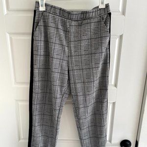 American Threads Black and Gray Pants with Stripe - Size L